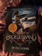 Broederband 1: De Outsiders - John Flanagan, Ophalen of Verzenden, Zo goed als nieuw, John Flanagan