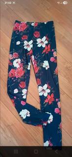 Nieuwe yoga fitness dans sportbroek maat S
Met bloemen, Kleding | Dames, Ophalen of Verzenden, Nieuw, Overige kleuren