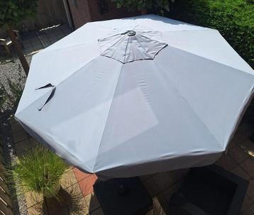 Lesli Living Parasol 3,5 meter rond, grijs, voulan, IZGST beschikbaar voor biedingen