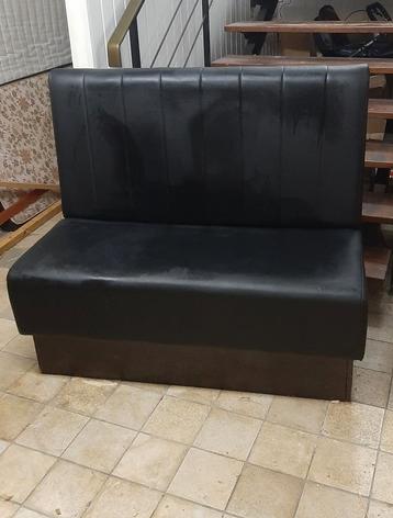 Zwarte bank 2stuk  Muurbankjes - Hoogte 105cm, Breedte 120cm beschikbaar voor biedingen