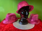 Set van 3 roze glitterhoedjes + zwart kunsthoofd, Ophalen of Verzenden, Nieuw, Hoed of Pruik, Overige