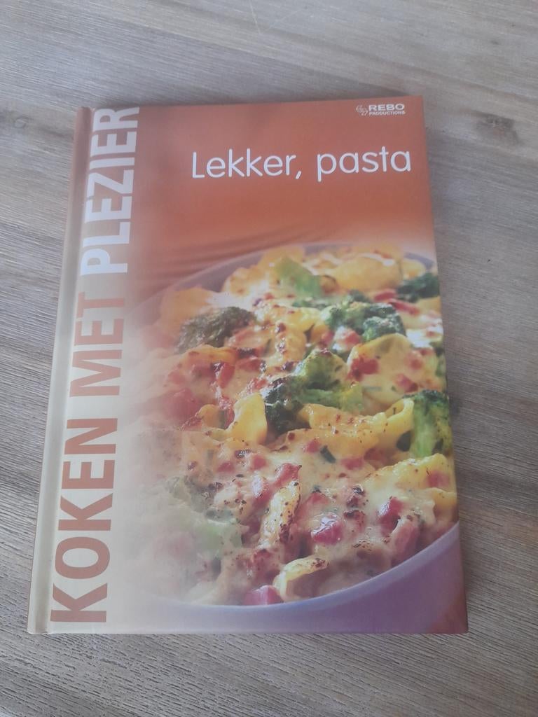 Lekker pasta, Ophalen of Verzenden, Zo goed als nieuw