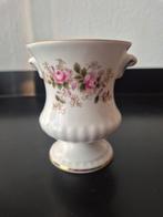 Lepelvaasje lavender rose Royal albert porselein, Ophalen of Verzenden, Zo goed als nieuw, Porselein, Kop en/of schotel