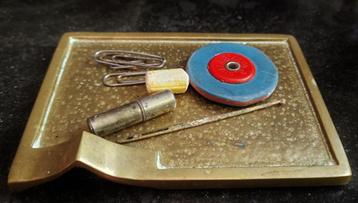 Brutalistische Bureau accessoire vide poche zwaar brons  beschikbaar voor biedingen