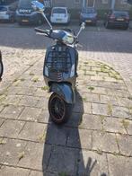Vespa Sprint bj 2017, Fietsen en Brommers, Scooters | Vespa, Ophalen, Zo goed als nieuw