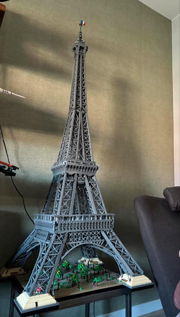 Lego 10307 Eiffeltoren, Kinderen en Baby's, Speelgoed | Duplo en Lego, Zo goed als nieuw, Ophalen of Verzenden