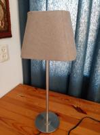 Schemerlamp metalen voet linnen kap taupekleur., Huis en Inrichting, Lampen | Vloerlampen, Ophalen, Minder dan 100 cm