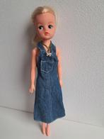Spijkerjurk met ketting voor barbie sindy fleur excl pop, Ophalen of Verzenden, Gebruikt, Kleertjes