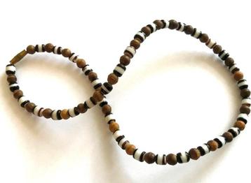 Prachtige vintage ketting met hout- en glas kralen Murano beschikbaar voor biedingen