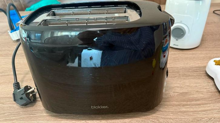 Blokker Broodrooster - Goed Onderhouden, Witgoed en Apparatuur, Broodroosters, Zo goed als nieuw, Uitneembare kruimellade, Ophalen of Verzenden