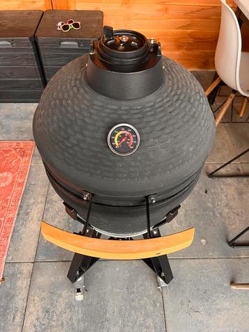 Mooie 18” (maat M) Kamado te koop beschikbaar voor biedingen