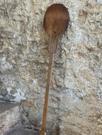 Oude Franse Broodplank met Lange Steel beschikbaar voor biedingen