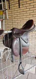 Prestige versaille springzadel 18 inch, Dieren en Toebehoren, Paarden en Pony's | Zadels, Ophalen, Zo goed als nieuw, Springen