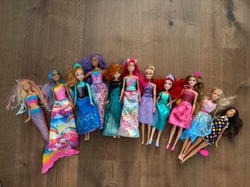 Superaanbieding: set van 11 Barbies voor €10,00 beschikbaar voor biedingen
