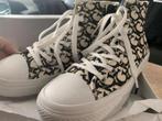 Schoenen, Ophalen, Nieuw
