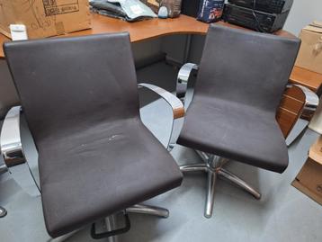 8 gebruikte kapperstoelen  beschikbaar voor biedingen