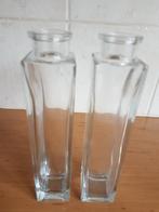 Twee vierkante vazen, Huis en Inrichting, Ophalen of Verzenden, Zo goed als nieuw, Glas, Minder dan 50 cm