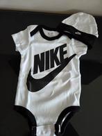 Nike romper en mutsje nieuw. Maat 74/ 80, Kinderen en Baby's, Babykleding | Maat 50, Ophalen, Nacht- of Onderkleding, Jongetje of Meisje