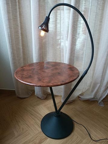 Vintage bijzettafel met booglamp | Parada Arredi, Italie beschikbaar voor biedingen