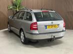 Skoda Octavia Combi 1.6 Ambiente, Auto's, Skoda, Voorwielaandrijving, Stof, Gebruikt, 4 cilinders