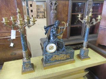 Oer 10088 ANTIEKE bronzen en marmeren pendule set "Harp" beschikbaar voor biedingen