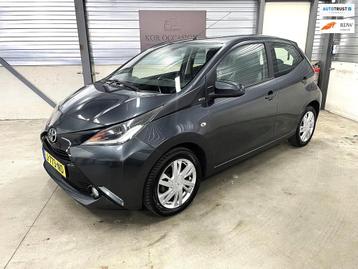 Toyota Aygo 1.0 VVT-i x-cite airco navischerm cruise control beschikbaar voor biedingen