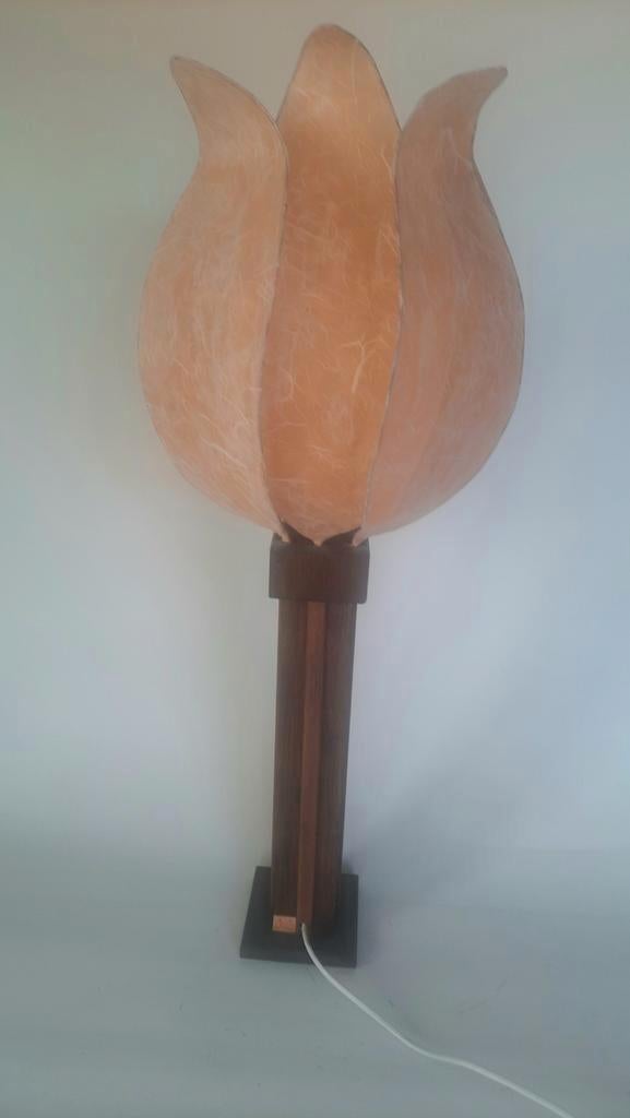 Tulp vloer/tafellamp design Mark Croes,lees de beschrijving, Huis en Inrichting, Lampen | Tafellampen, Ophalen of Verzenden, Hout