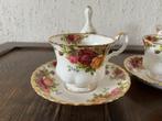 Royal Albert Old country roses, Ophalen, Zo goed als nieuw, Porselein, Kop en/of schotel
