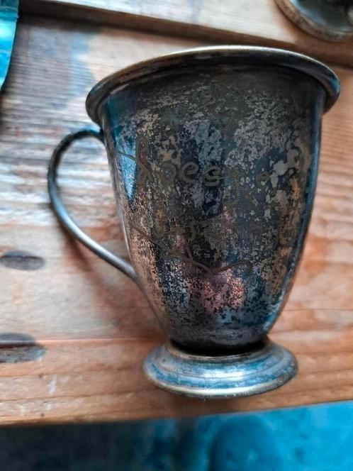 Verzilverde geboortebeker Loesje, Antiek en Kunst, Curiosa en Brocante, Ophalen of Verzenden