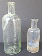 2 Oude medicijnflesjes - met ster - Adv S 440, Ophalen of Verzenden