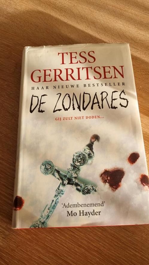 Tess Gerritsen - De zondares, Boeken, Thrillers, Zo goed als nieuw, Nederland, Ophalen of Verzenden