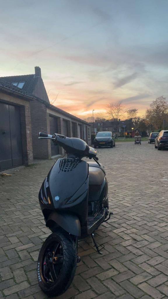 Piaggo zip 4t, Fietsen en Brommers, Scooters | Piaggio, Zo goed als nieuw, Zip, Benzine, Ophalen