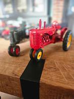Vintage Tractor Model - Massey Harris, Hobby en Vrije tijd, Overige merken, Auto, 1:32 tot 1:50, Ophalen of Verzenden