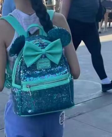 Disneyparks minniemouse sequin loungefly backpack blue paars beschikbaar voor biedingen