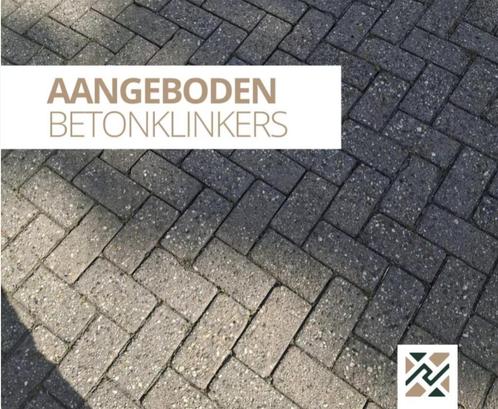 Gebruikte Betonklinkers 8 cm op pallets gestapeld. 1300 m2, Tuin en Terras, Tegels en Klinkers, Gebruikt, Klinkers, Beton, Verzenden