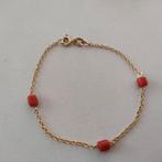 Antiek kinder armbandje met bloedkoraal, Antiek en Kunst, Ophalen of Verzenden, Goud