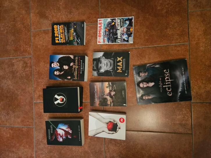 Boekenpakket Twilight, Vampire Diaries, F1. Boekenpakket, Boeken, Overige Boeken, Zo goed als nieuw, Ophalen of Verzenden