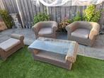 Complete tuinset bestaande uit 2 stoelen, een tafel met glaz, Hocker, Ophalen of Verzenden, Zo goed als nieuw, Wicker