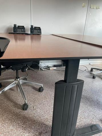 bureau te koop.