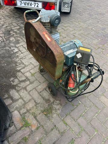 Zware compressor 380 volt beschikbaar voor biedingen