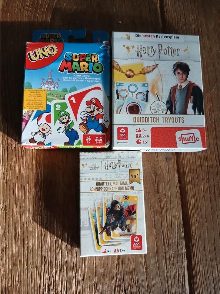 Uno & Harry Potter Spelletjes - Zo goed als nieuw, Hobby en Vrije tijd, Gezelschapsspellen | Kaartspellen, Zo goed als nieuw, Drie of vier spelers