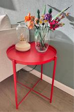 Red Side Table /  Rode Tafel, Ophalen, Rond, Minder dan 50 cm, Zo goed als nieuw