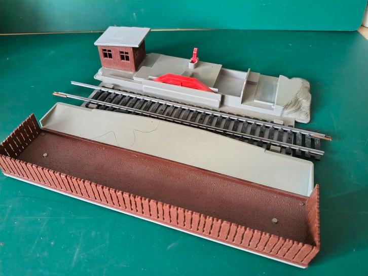 Lima Laadperron met Klassieke Uitstraling, Hobby en Vrije tijd, Modeltreinen | H0, Gebruikt, Brug, Tunnel of Gebouw, Gelijkstroom