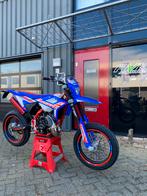 Beta RR50 Track Racing Blauw/Rood!, Fietsen en Brommers, Brommers | Overige merken, 6 versnellingen, Nieuw, Ophalen of Verzenden