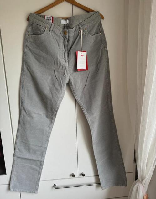 Carrera Belle 753 Italia EU 48 grey new with tag, Kleding | Dames, Spijkerbroeken en Jeans, Nieuw, Grijs, Ophalen of Verzenden