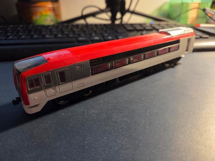 Narita Express van Yonezawa Diapet 1:100, Hobby en Vrije tijd, Modeltreinen | Overige schalen, Zo goed als nieuw, Wagon, Gelijkstroom