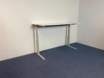 30 x Zit/sta bureau Bene (elektrisch), wit blad, 180 x 80