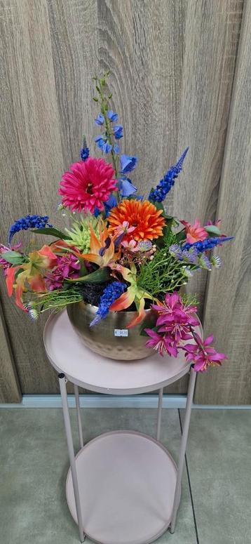 Bont bloemstukje zijdebloemen kunstbloemen  beschikbaar voor biedingen