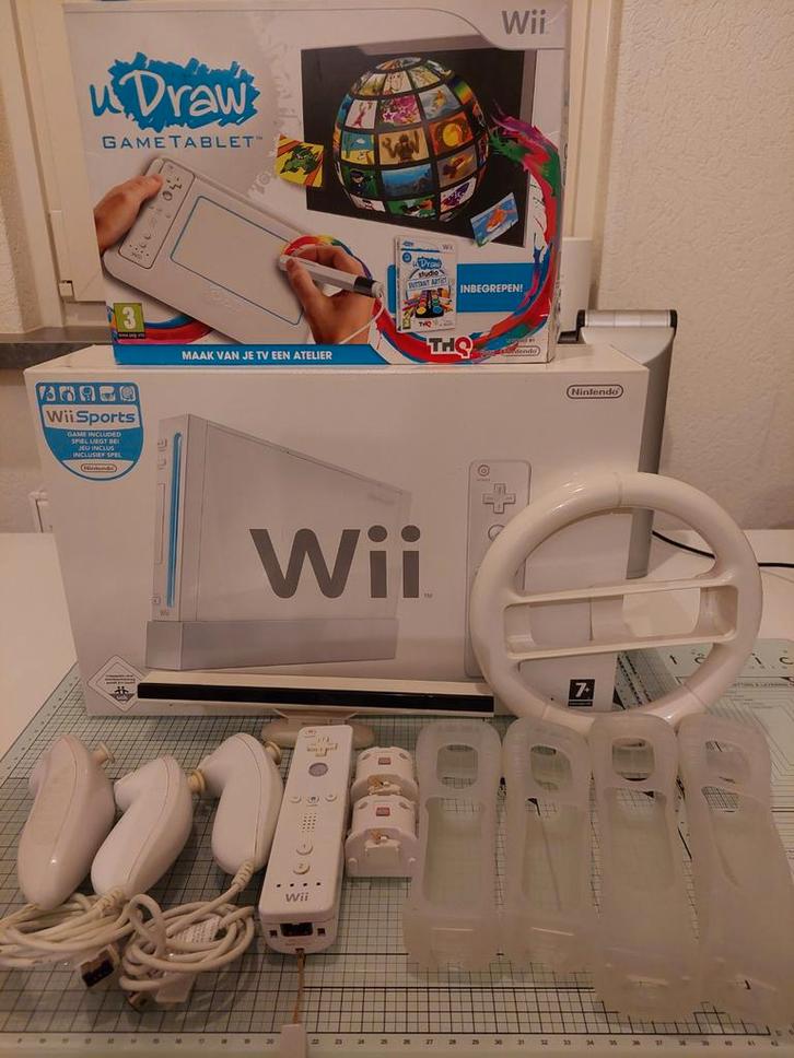 Nintendo Wii Sports set met Udraw tablet en stuur enz., Spelcomputers en Games, Spelcomputers | Nintendo Wii, Zo goed als nieuw