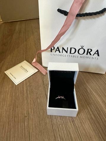 Pandora roze strik ring 54 beschikbaar voor biedingen